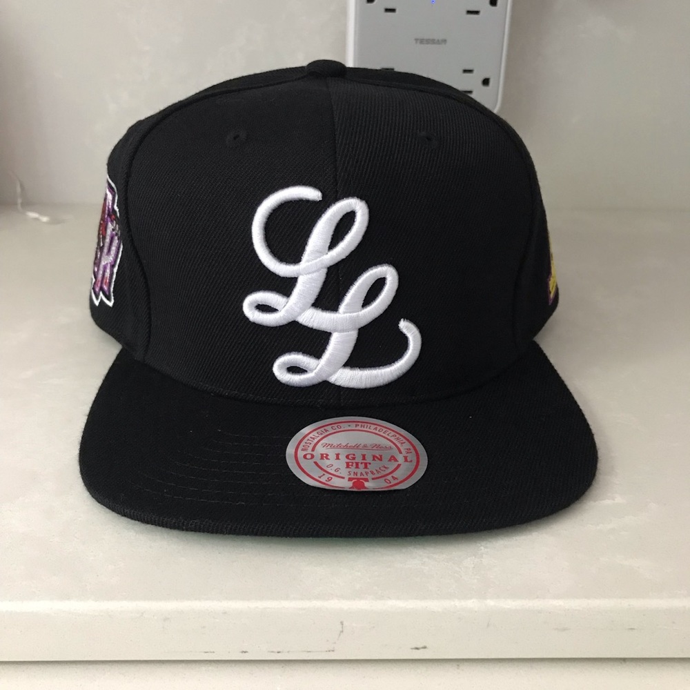 Legends League x Mitchell & Ness Toronto Raptors Cap - Limited Piece